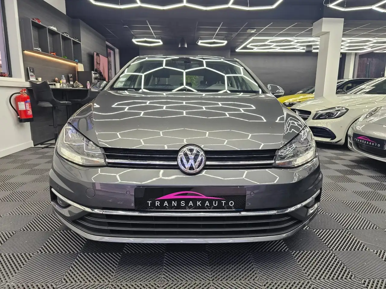 Volkswagen Golf Standard Model — photo 7