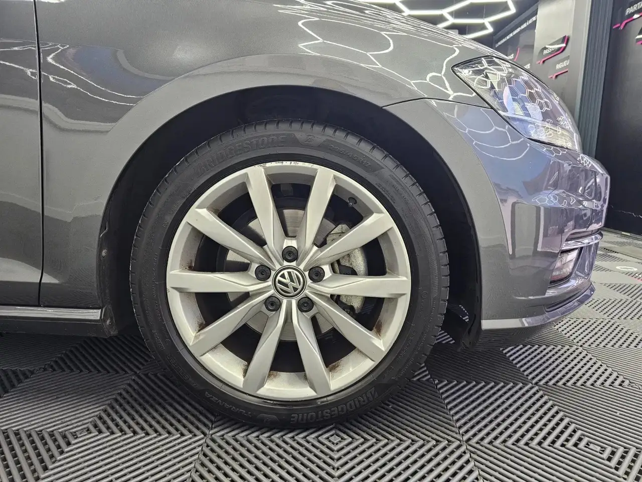 Volkswagen Golf Standard Model — photo 16