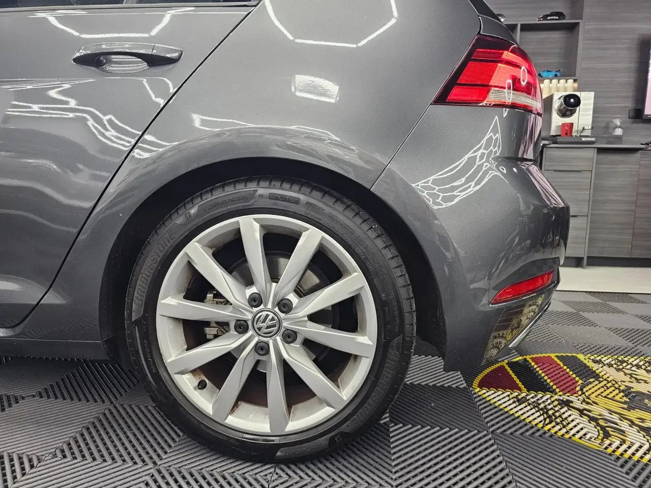 Volkswagen Golf Standard Model — photo 18