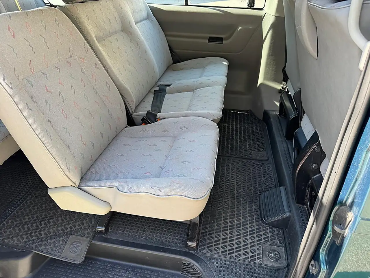 Volkswagen T4 Combi 2-2-2-3 CL lg. 2,5 TDI, foto 3