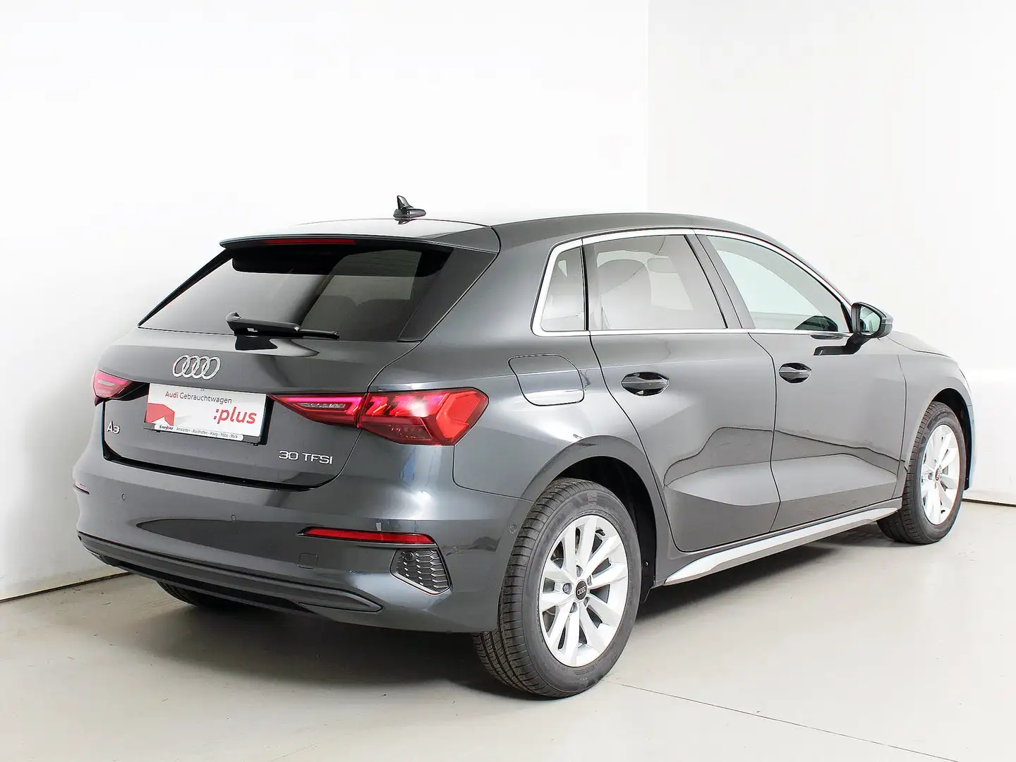 Audi A3 30 TFSI intense Grau - 2