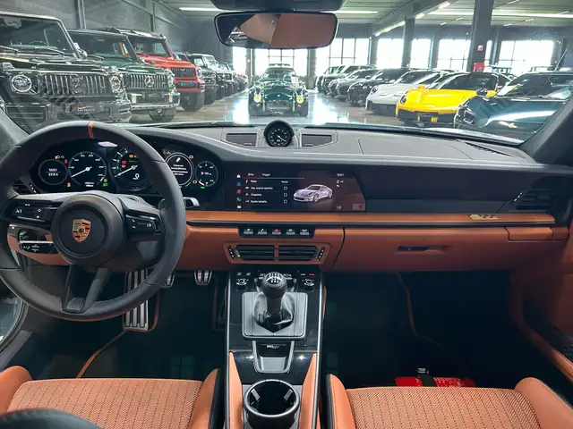 Porsche 911 view 13