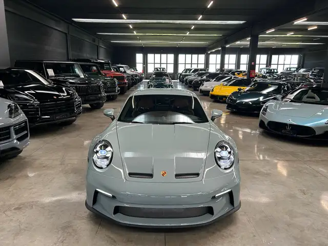 Porsche 911 view 2