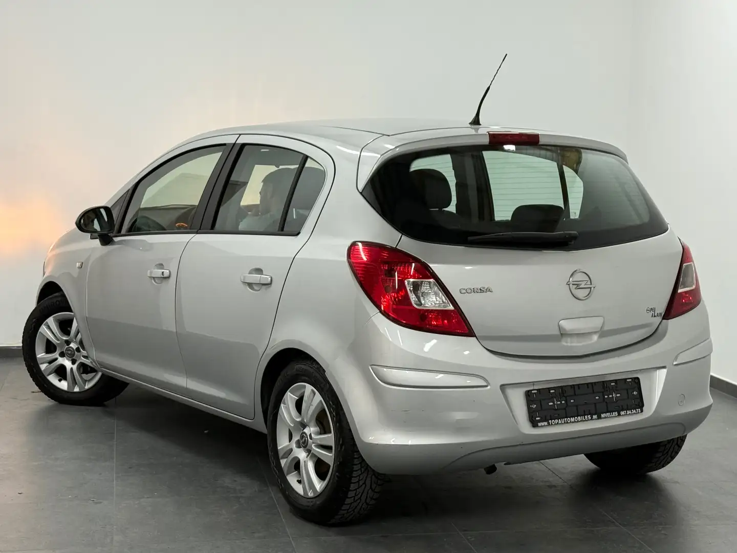 Opel Corsa Corsa 1.2i - Airco - Carnet Argent - 2