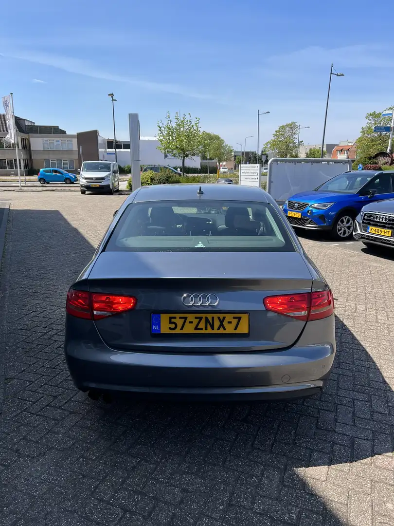 Audi A4 1.8 TFSI Attraction - 2