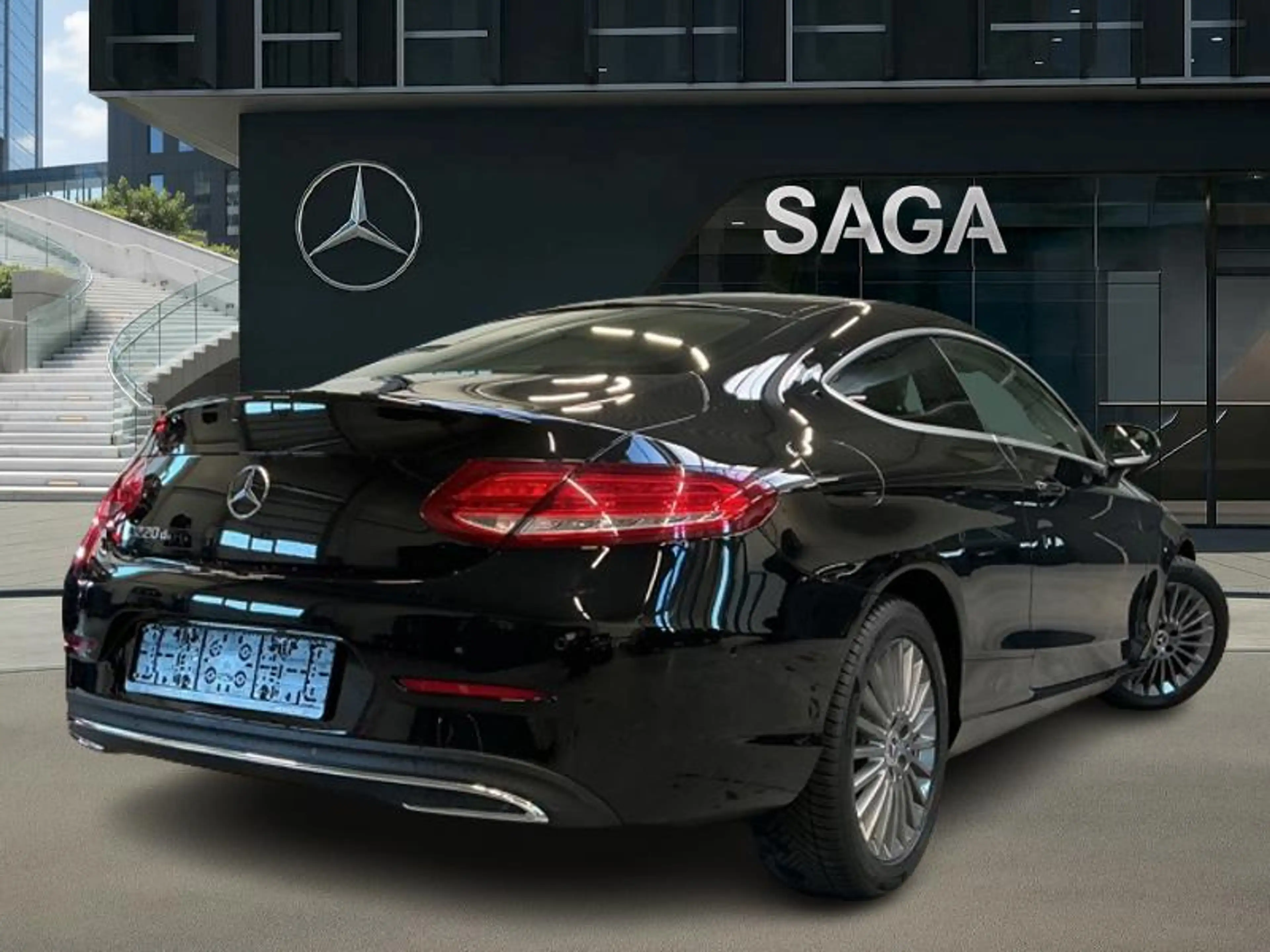 Mercedes-Benz C 220 d Coupé — photo 2