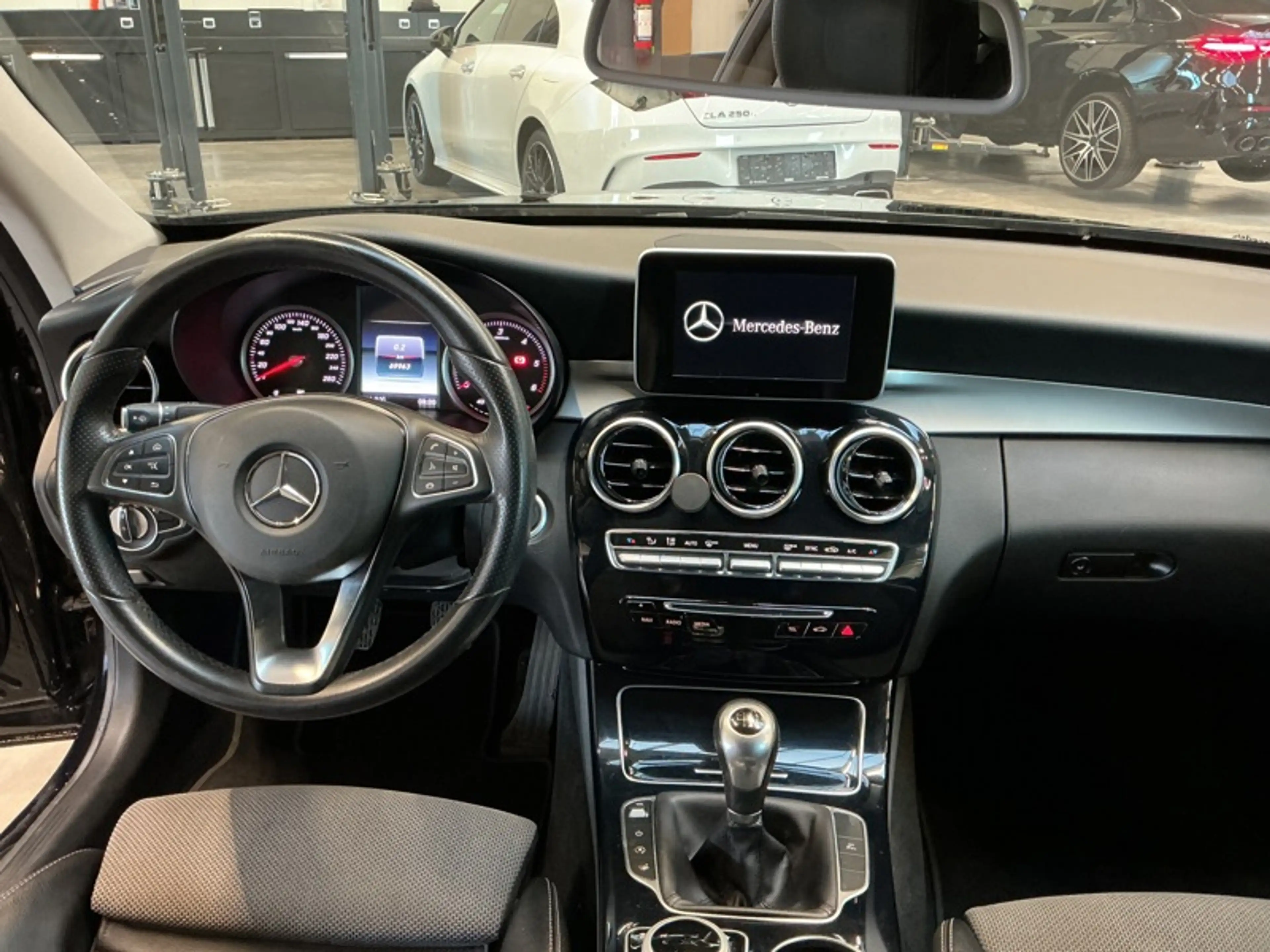 Mercedes-Benz C 220 d Coupé — photo 10