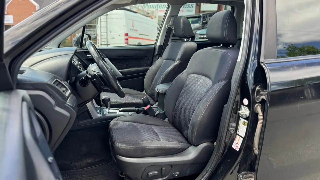 Subaru Forester снимка Subaru Forester