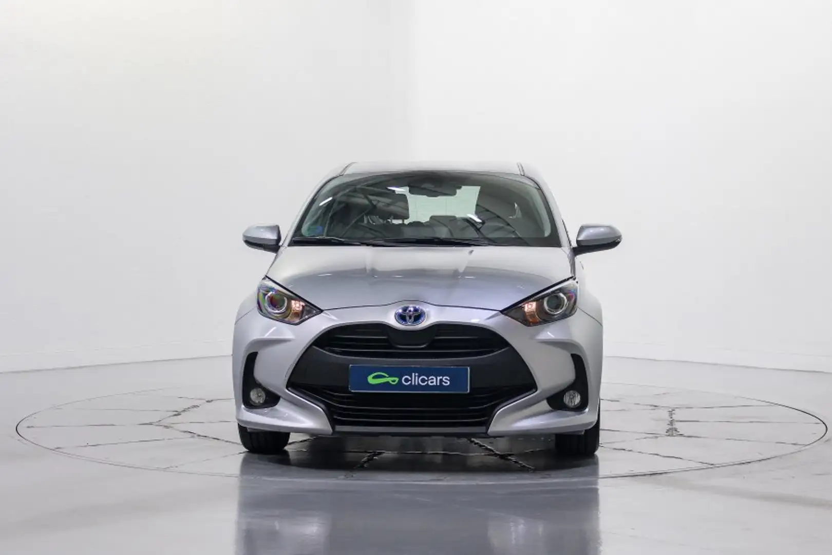 Toyota Yaris 120H 1.5 Active Tech Gris - 2