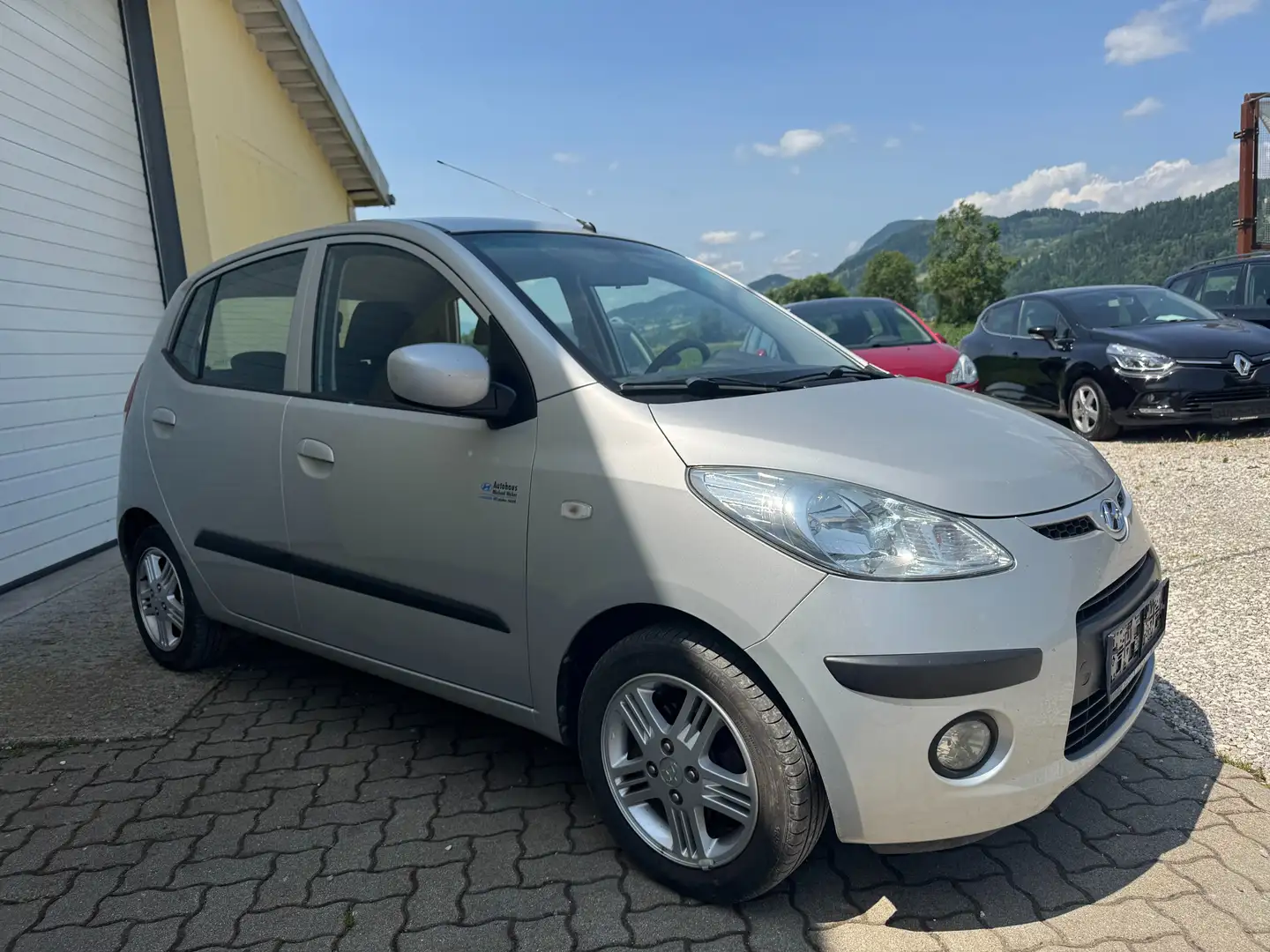 Hyundai i10 1.Besitz, Klima, Pickerl Neu *** Gris - 2