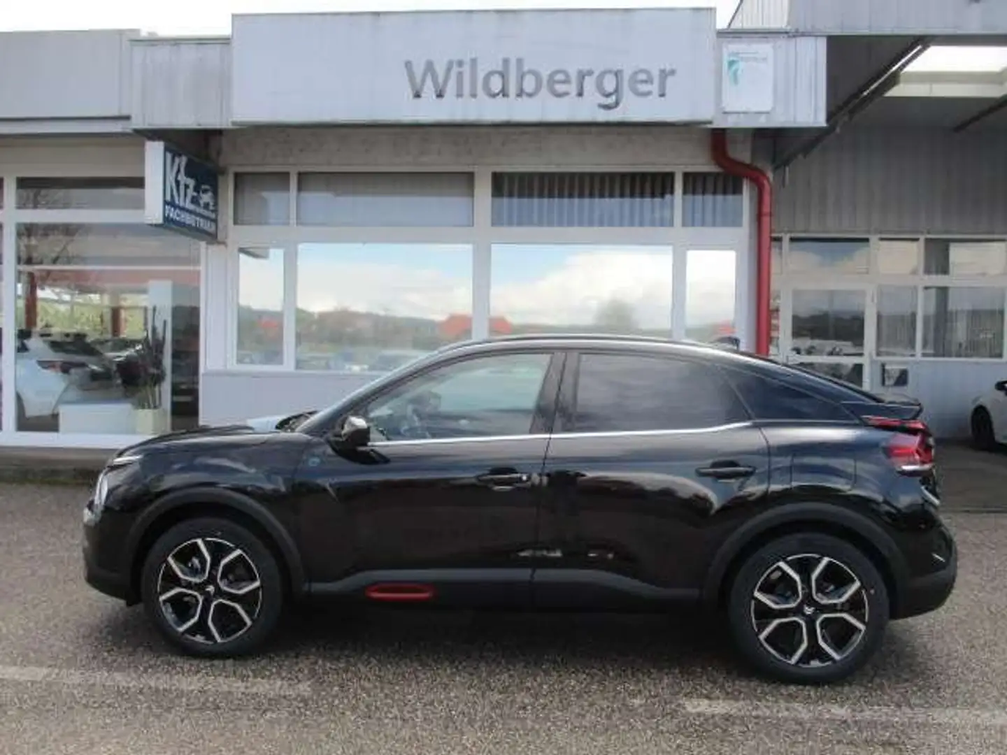 Citroen C4 e-C4 136 50kWh Shine Edition Schwarz - 2