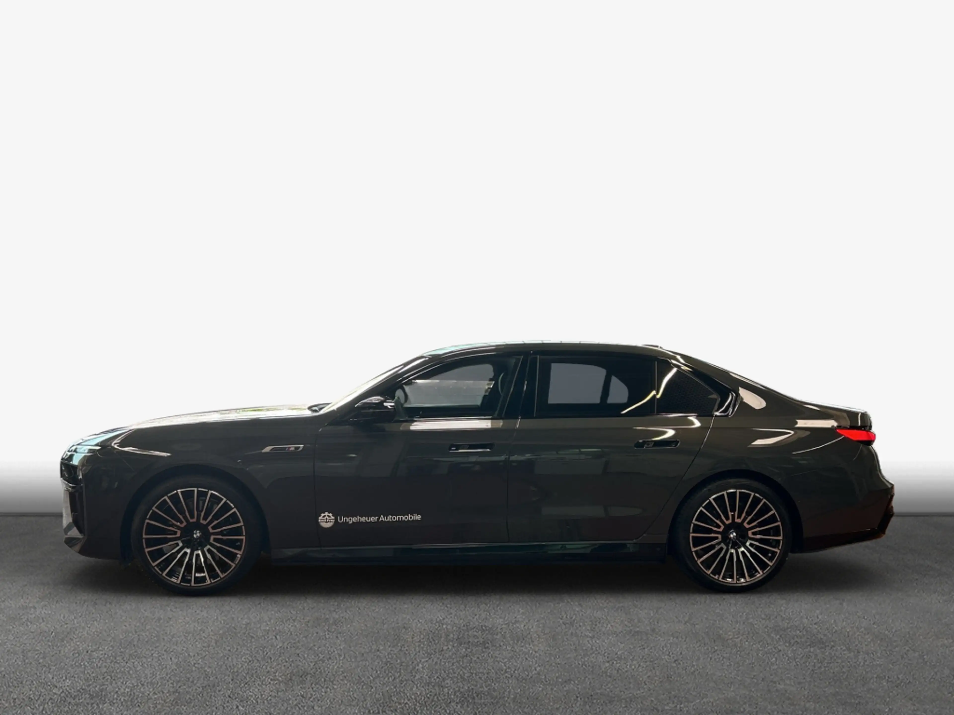 BMW i7 M70 xDrive — photo 5