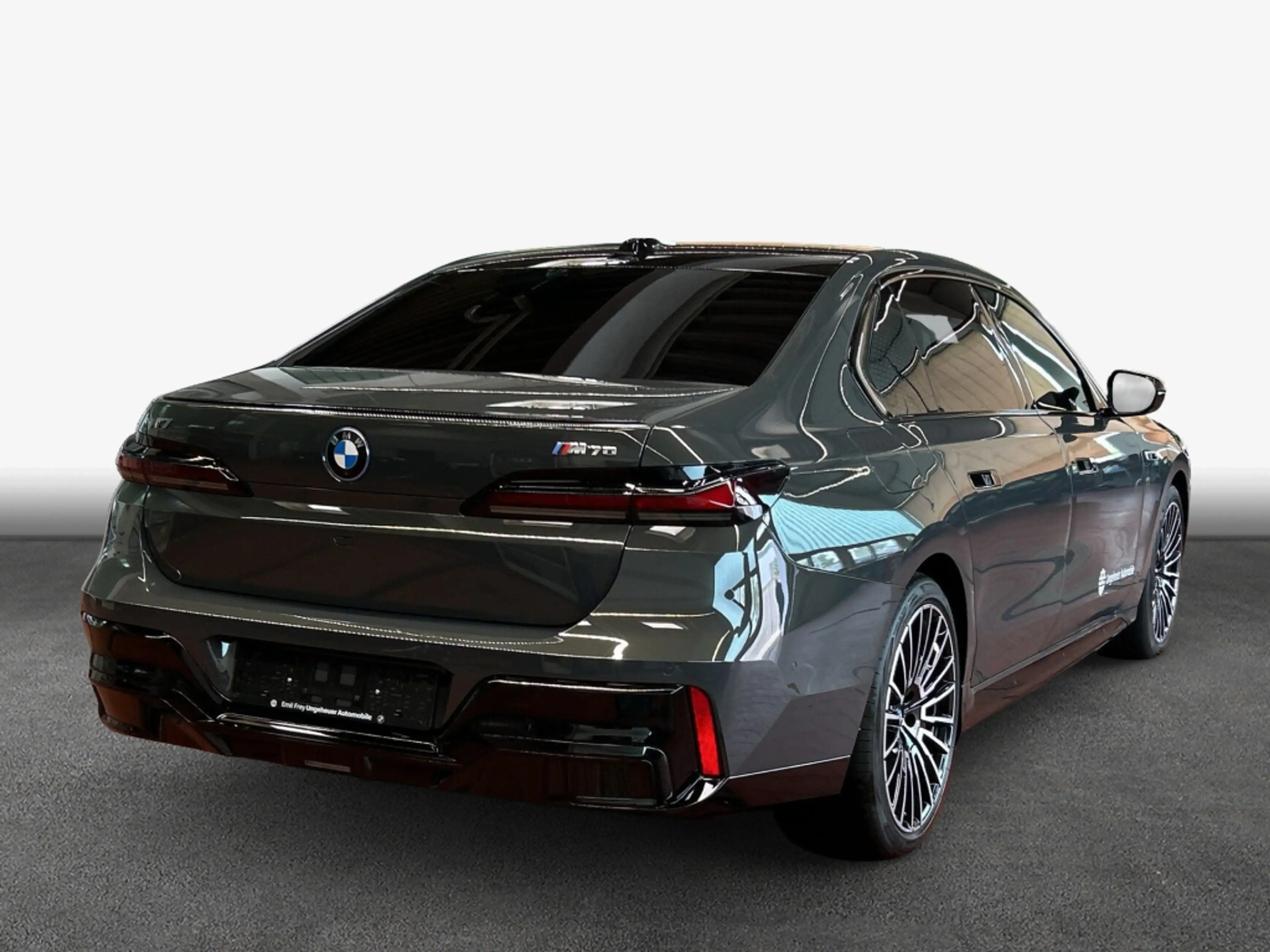 BMW i7 M70 xDrive — photo 2