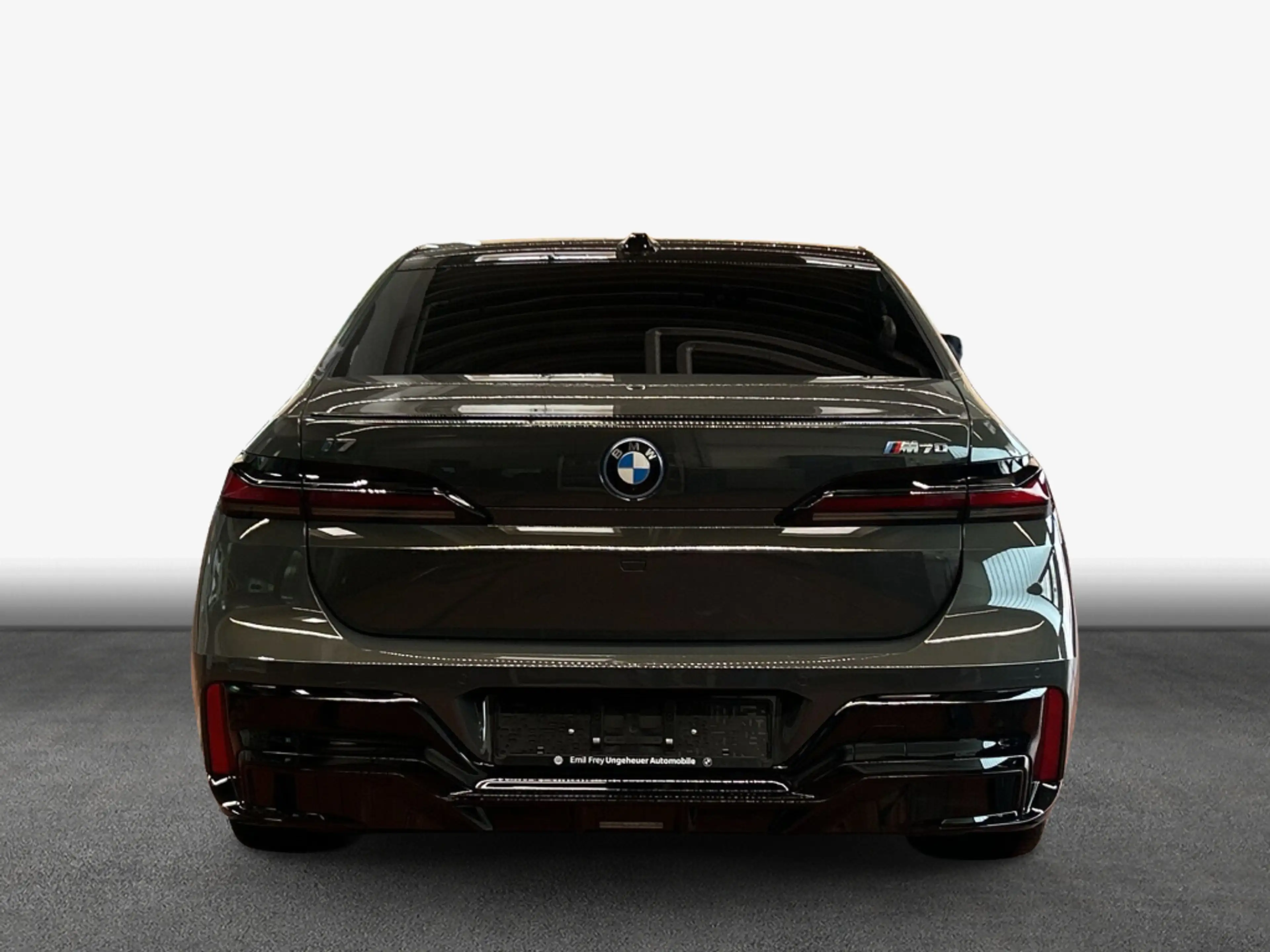 BMW i7 M70 xDrive — photo 6
