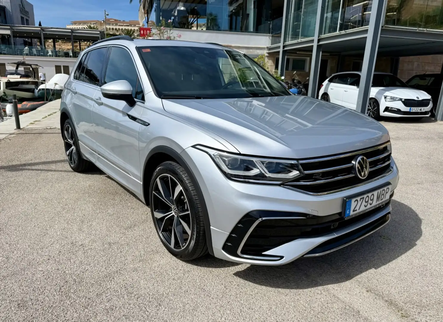 Volkswagen Tiguan 2.0 TSI R-Line 4Motion DSG 140kW Plateado - 1