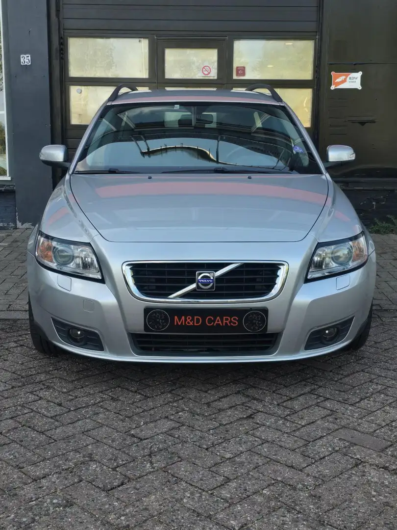 Volvo V50 2.4 Edition II AIRCO/AUTOMAAT/CR CONTROL/PDC Grijs - 2