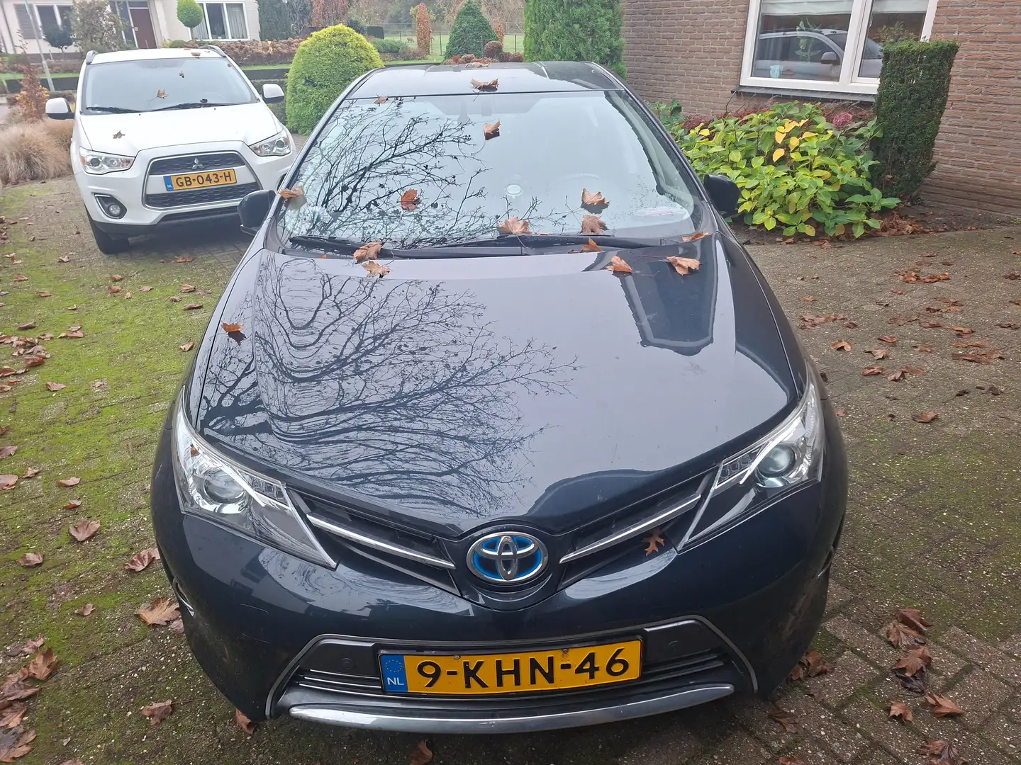 Toyota Auris Auris 1.8 Hybrid Executive Zwart - 2