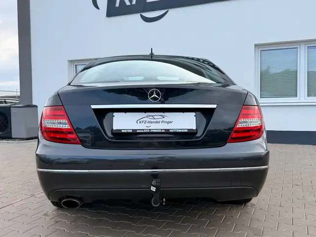 Mercedes-Benz C-Class view 7