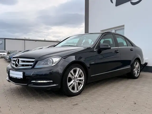 Mercedes-Benz C-Class view 3