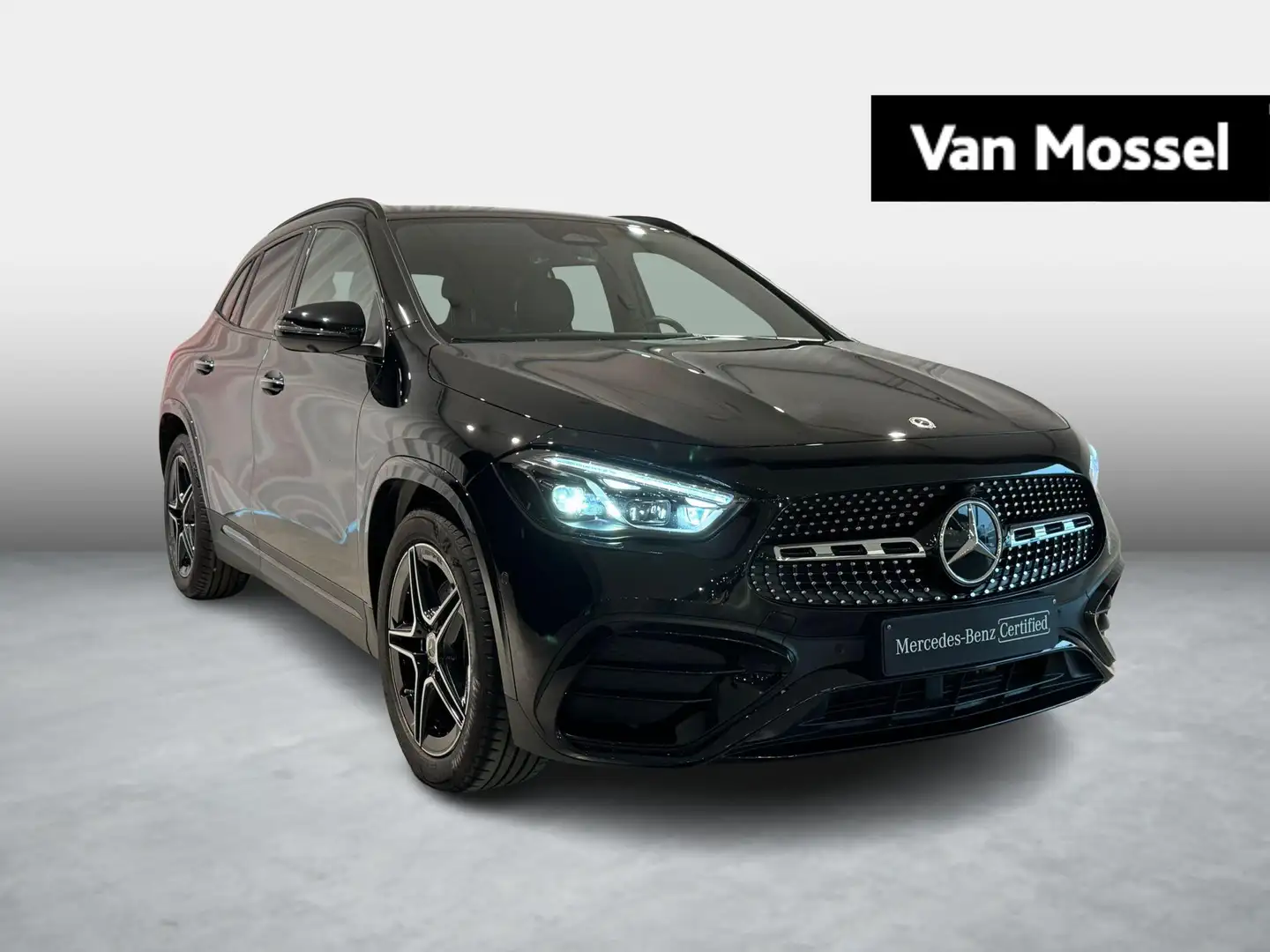 Mercedes-Benz GLA 180 AMG Line + NIGHTPACK + SURROUND VIEW + 5j MB Waarb Noir - 1