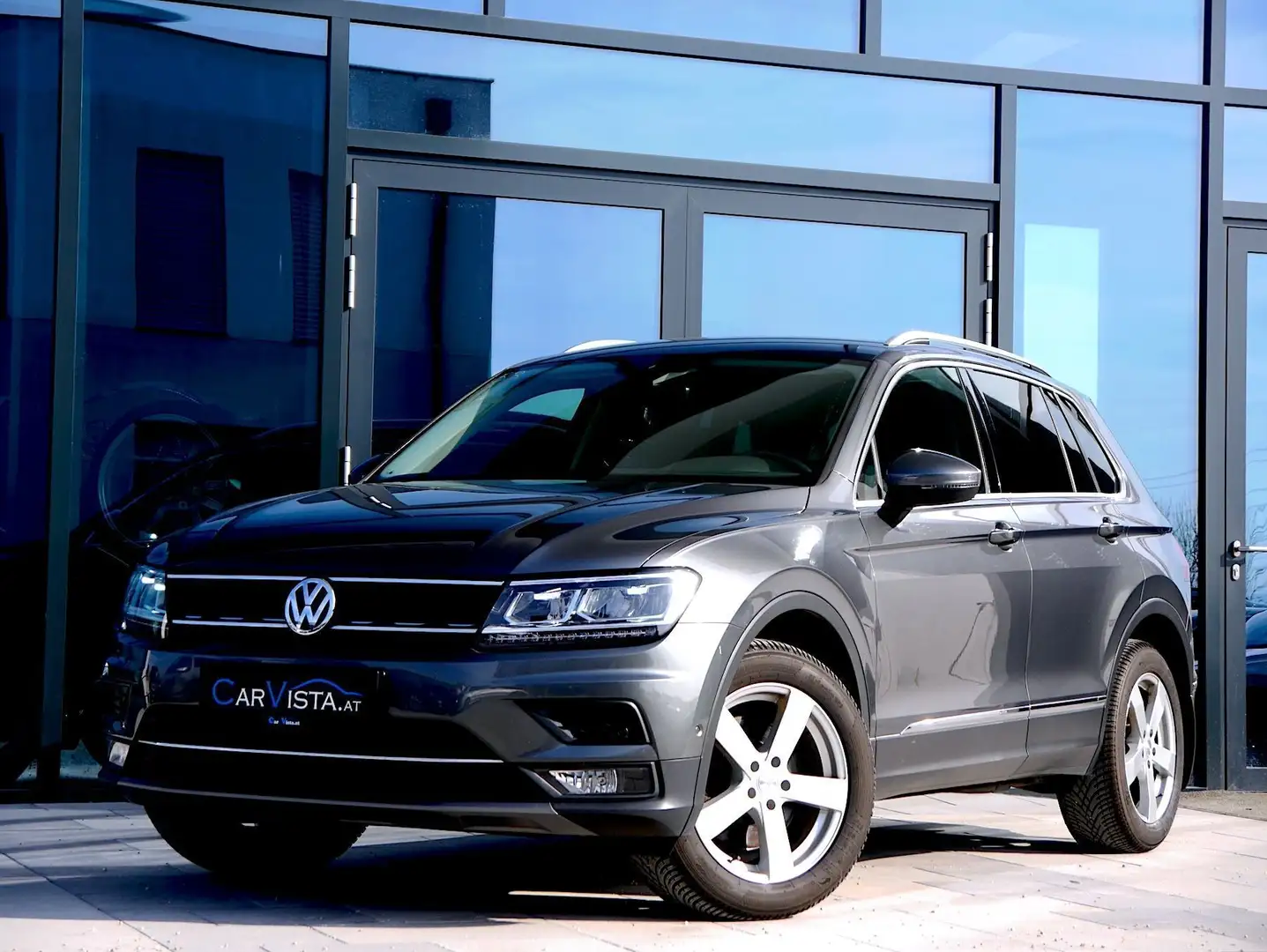 Volkswagen Tiguan 2,0 TSI 4Motion Highline DSG * DCC – Park Assist* Silber - 1