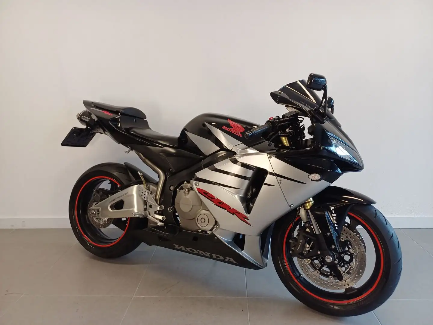 Honda CBR 600 RR Zwart - 2