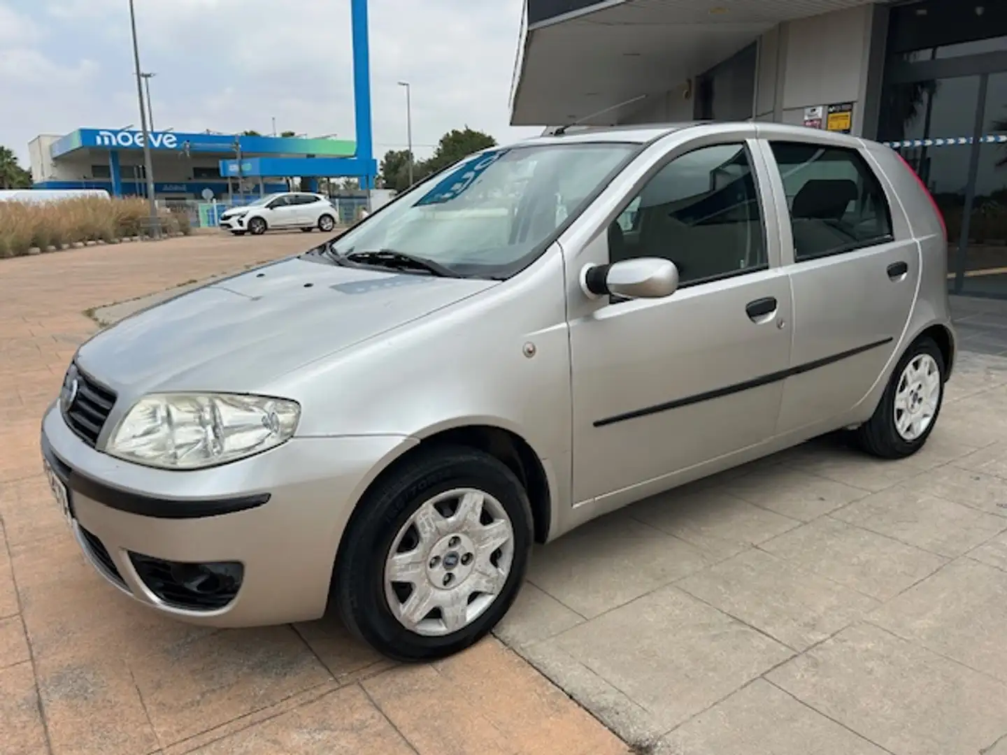 Fiat Punto 1.2 Dynamic Gris - 1