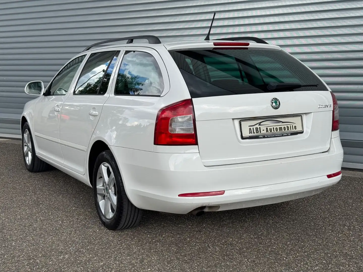 Skoda Octavia Combi Automatik Climatronic GRA** Weiß - 2