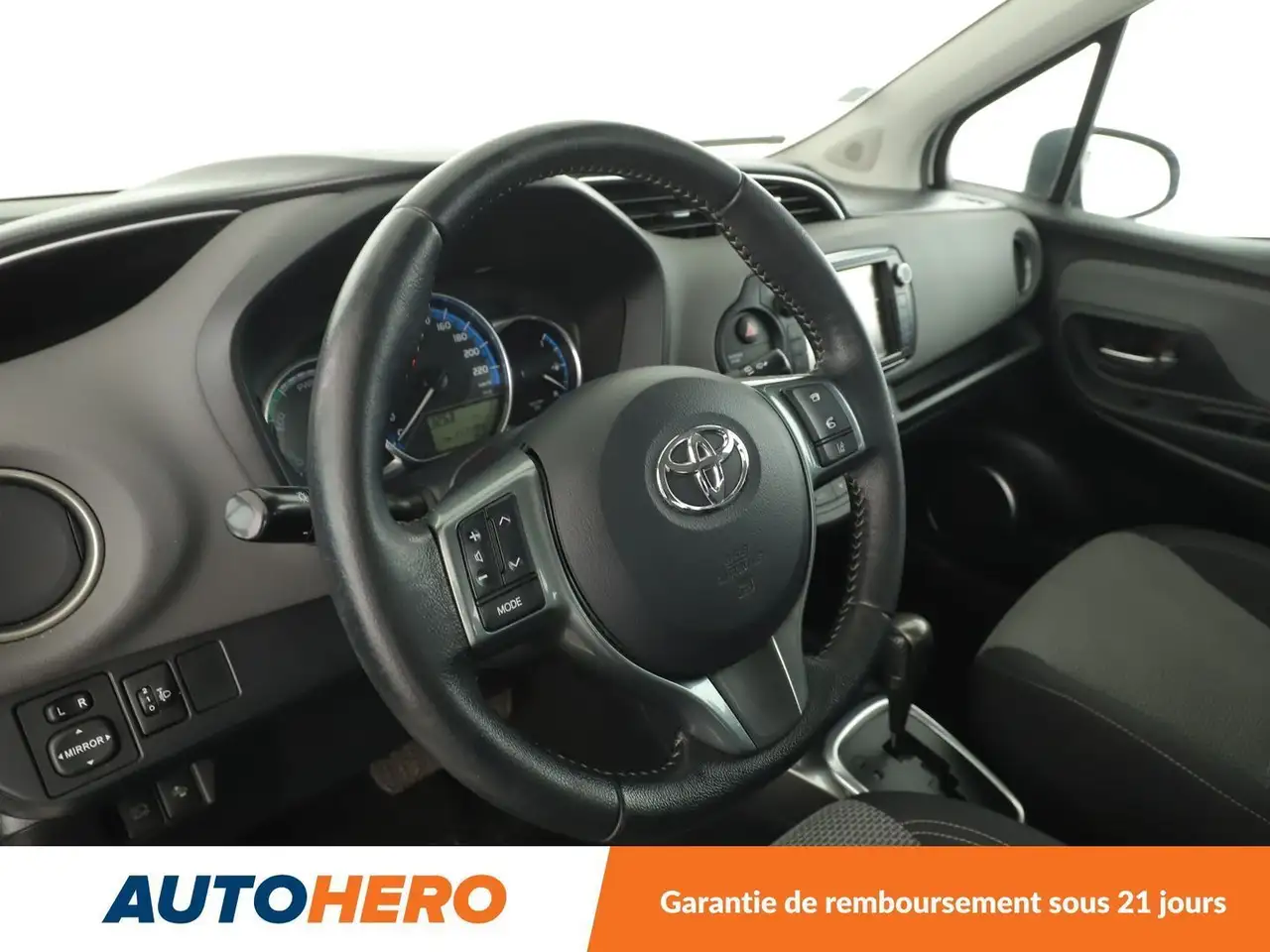 Toyota Yaris Yaris — photo 11
