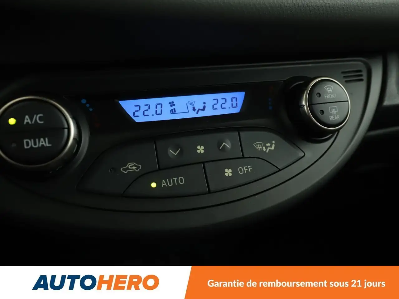 Toyota Yaris Yaris — photo 24