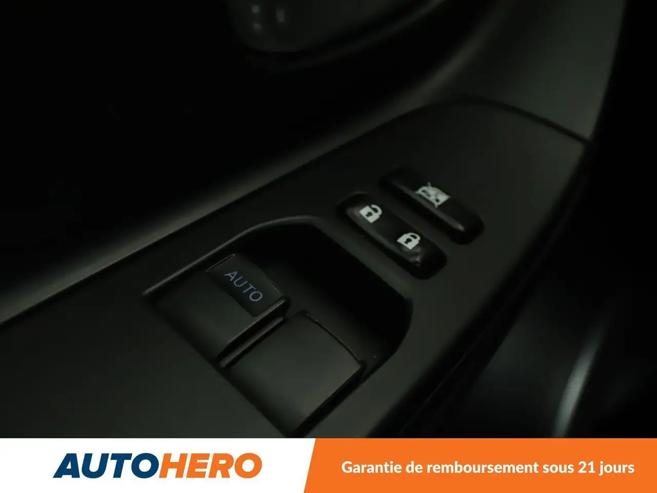 Toyota Yaris Yaris — photo 25