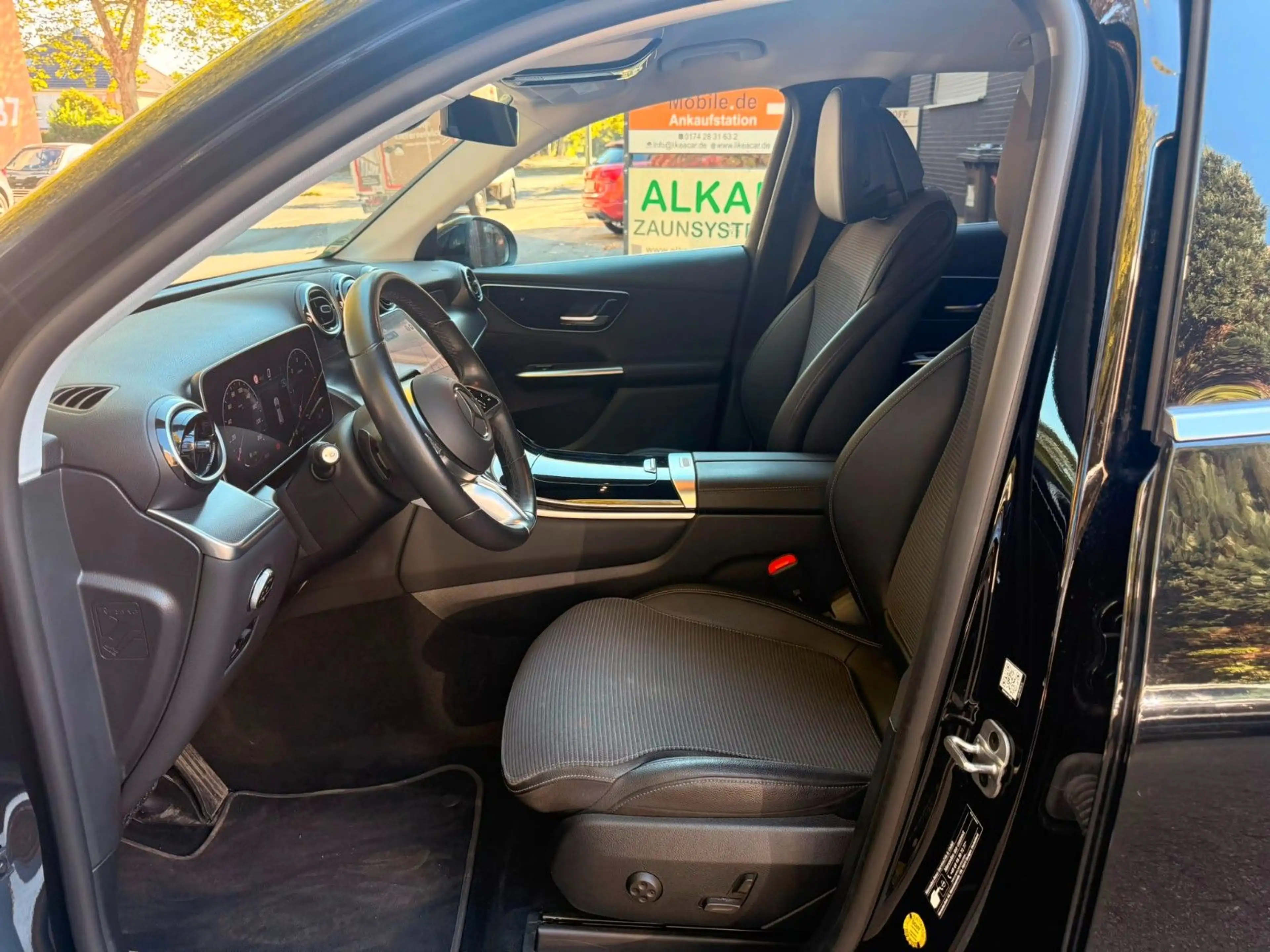 Mercedes-Benz GLC 220 d 4M AVANTGARDE LED/KAMERA/NAVI — photo 12