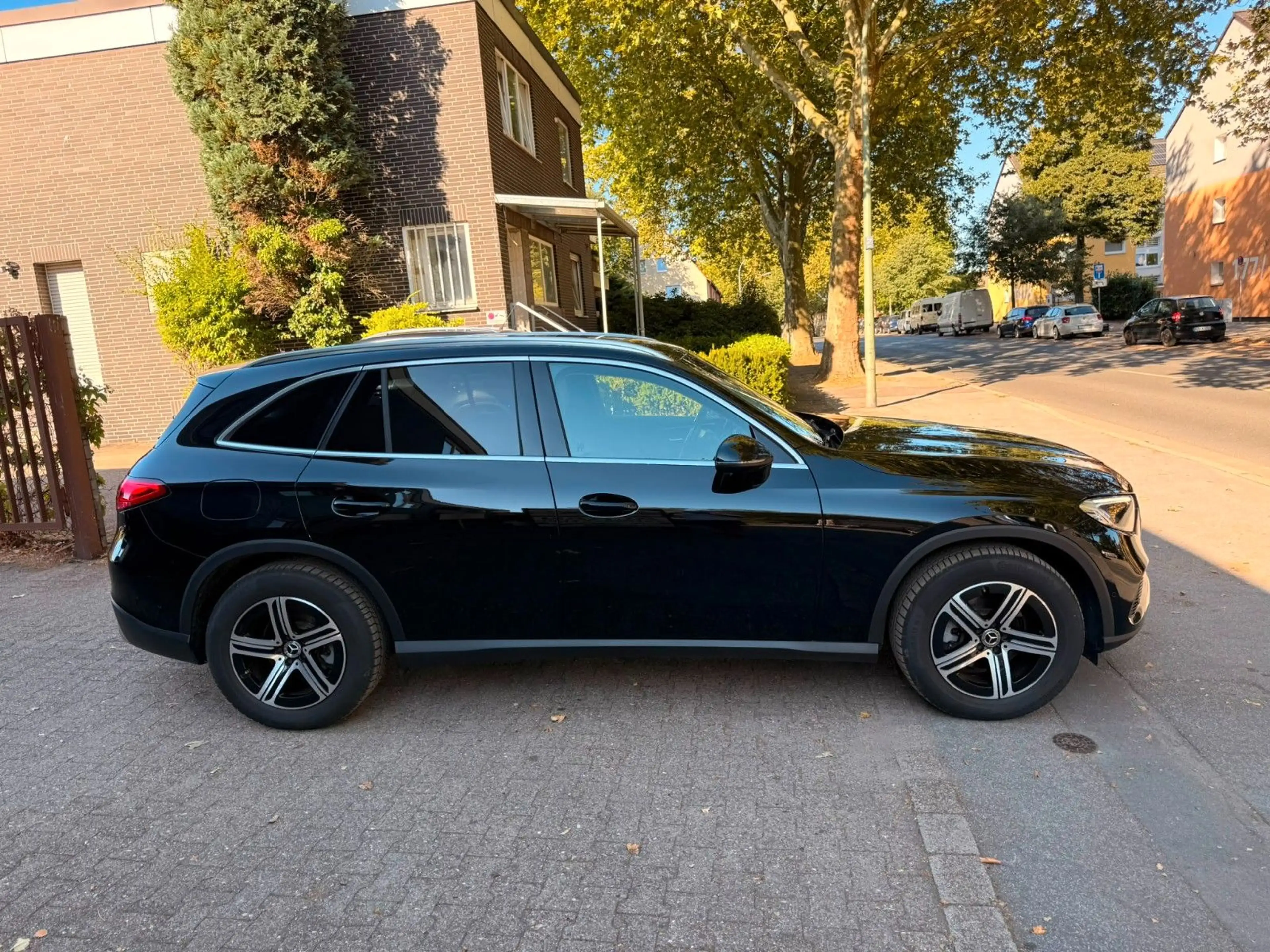 Mercedes-Benz GLC 220 d 4M AVANTGARDE LED/KAMERA/NAVI — photo 4