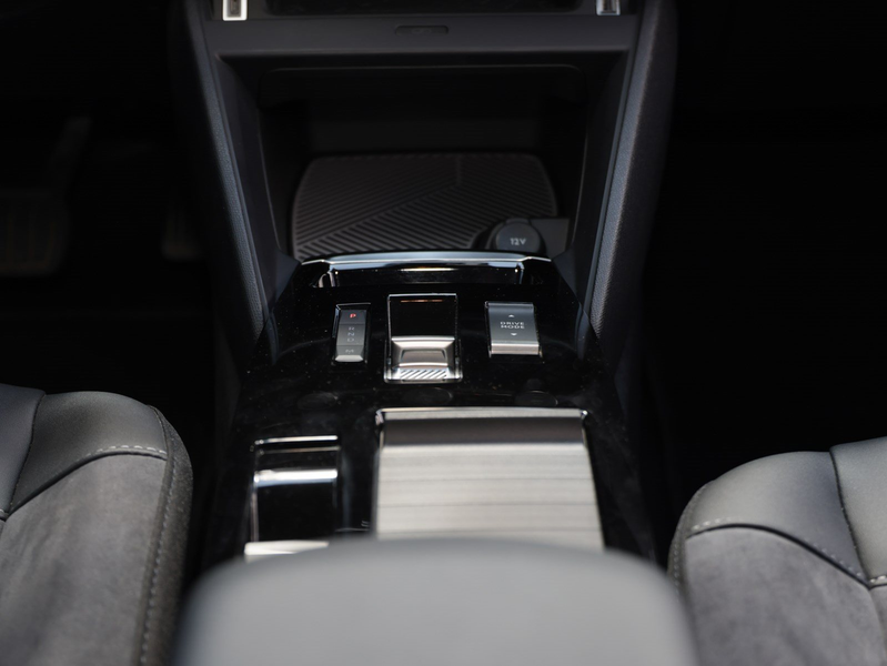 Citroen C4 C4 PT 130 EAT8 MAX — photo 10