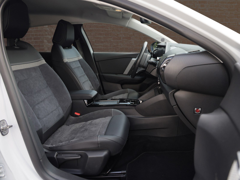Citroen C4 C4 PT 130 EAT8 MAX — photo 8