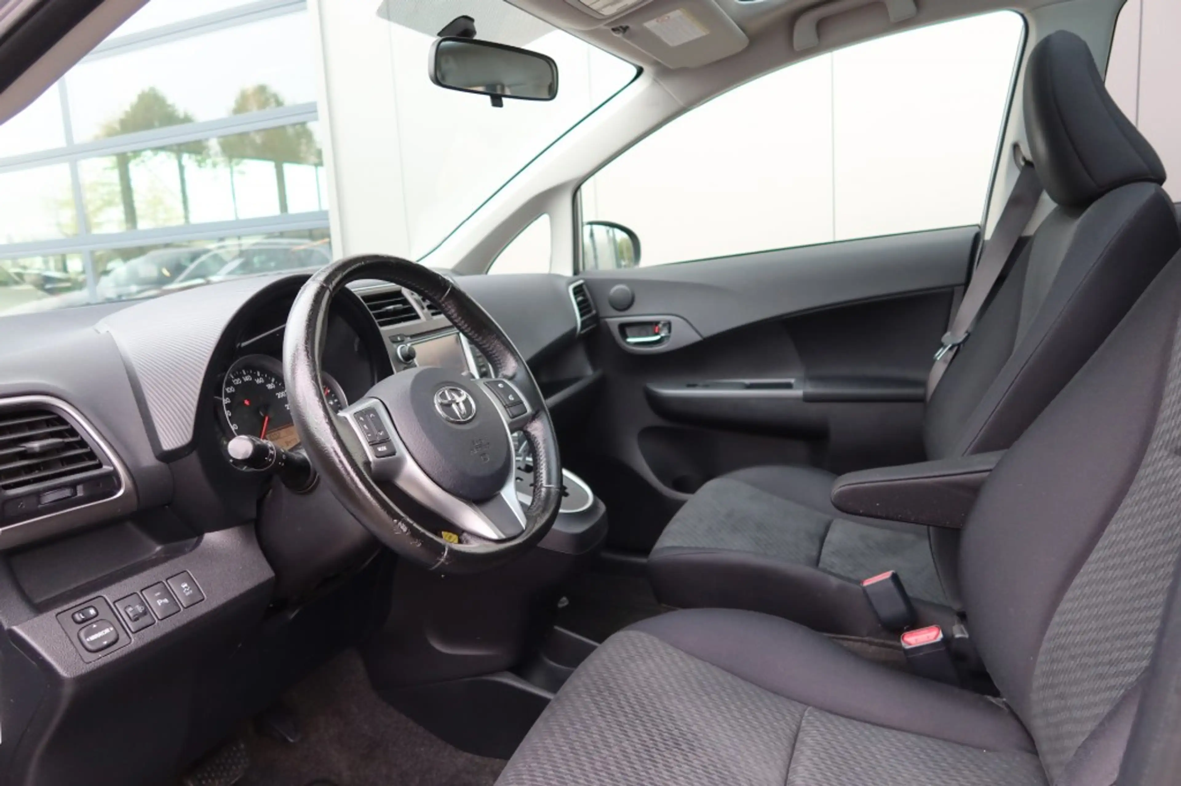 Toyota Verso-S 1.3 VVT-i Aspiration AUTOMAAT Clima, Cruise,camera — photo 6