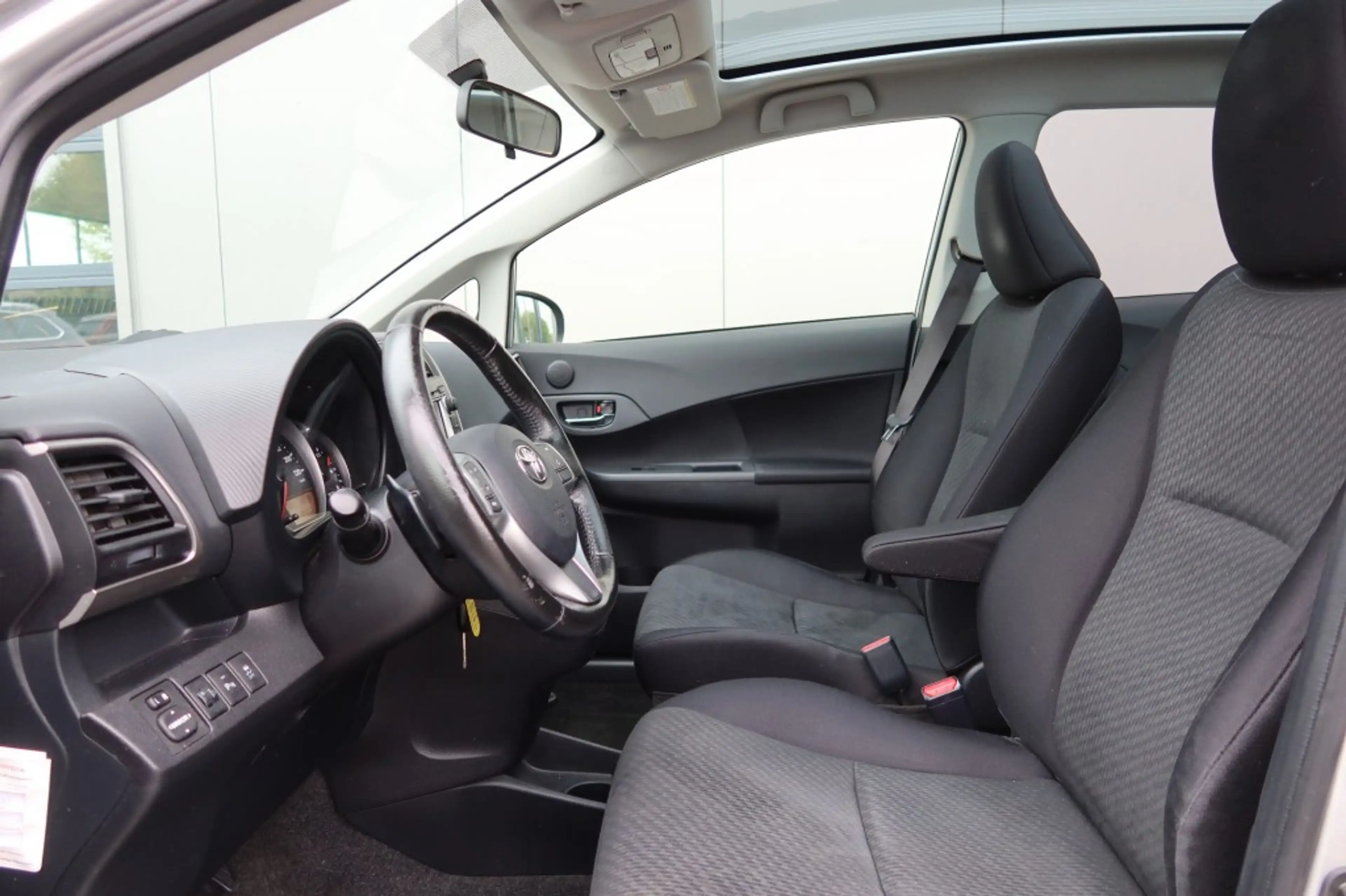 Toyota Verso-S 1.3 VVT-i Aspiration AUTOMAAT Clima, Cruise,camera — photo 5