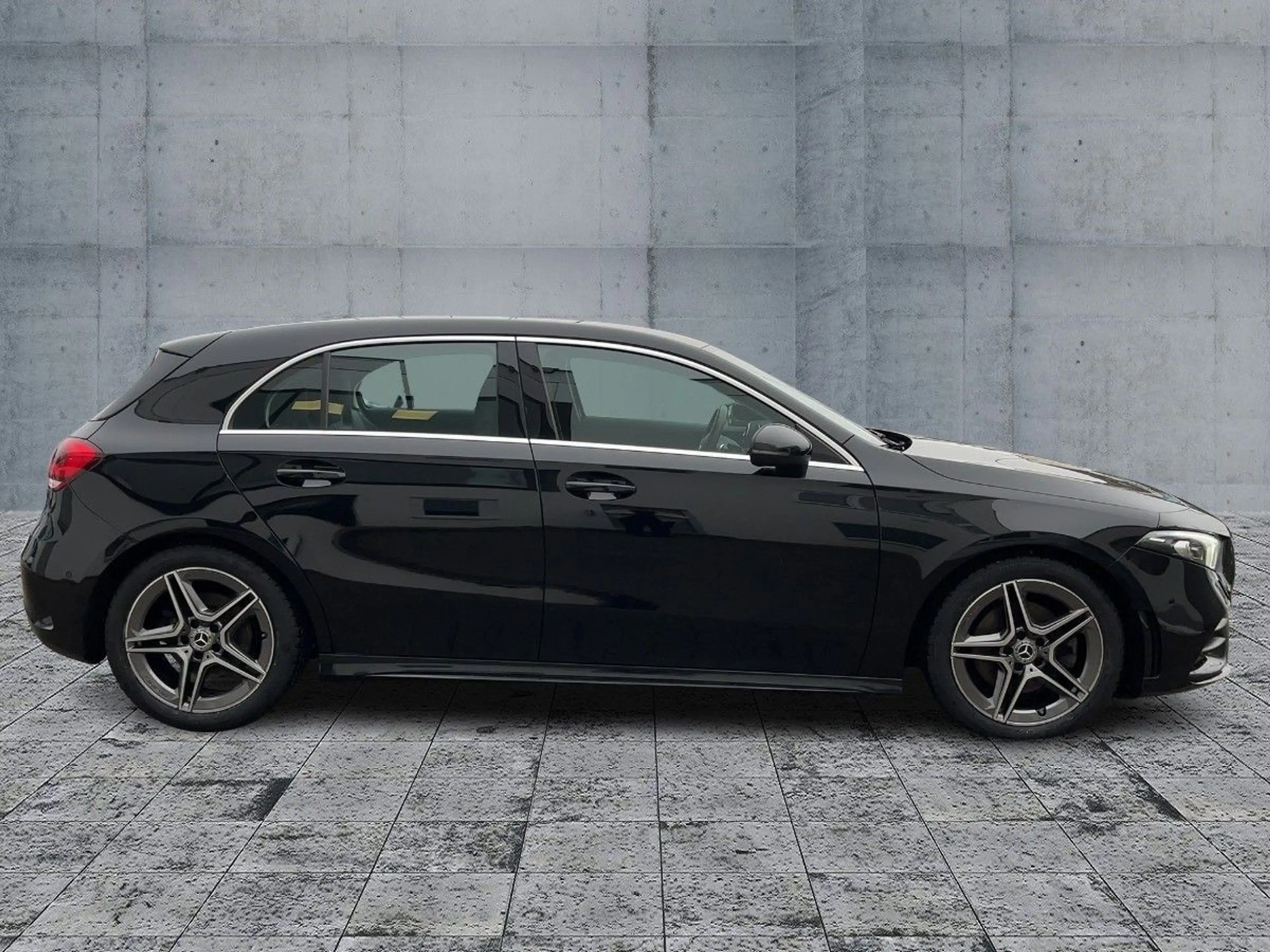 Mercedes-Benz A 220 d 4M AMG MULTIBEAM+NAV+SHZ+RFK+GRA+AHK+DAB — photo 7