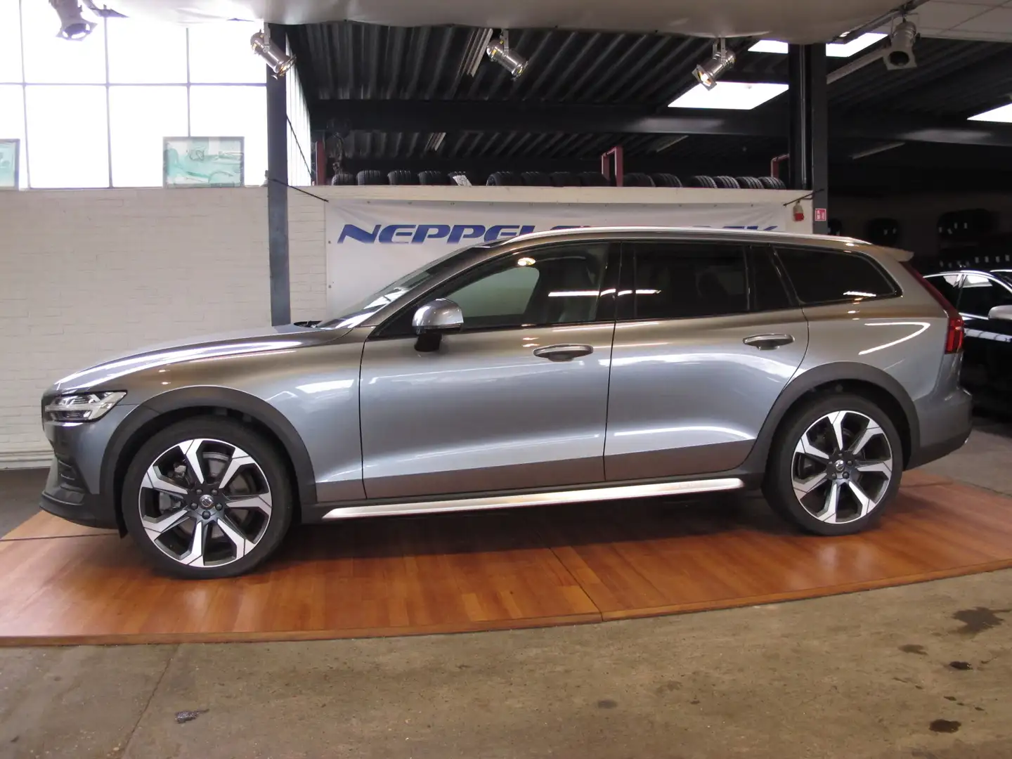 Volvo V60 Cross Country 2.0 B5 AWD Pro Vol Vol Volvo Gris - 2