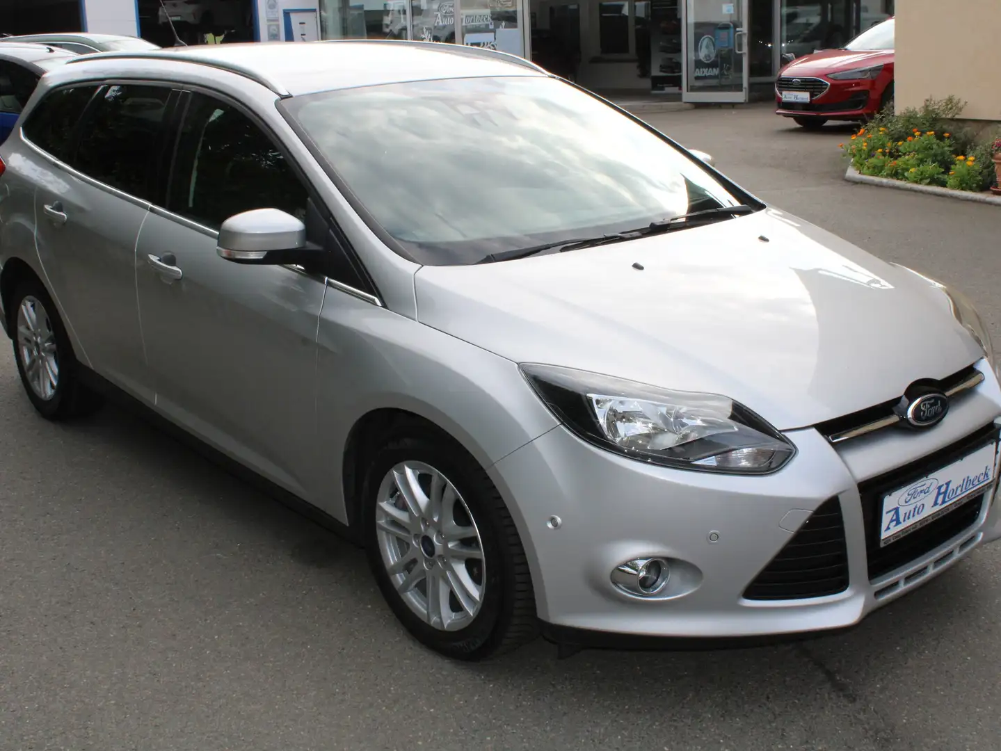 Ford Focus Titanium/Park-Assistent/Frontscheibe heizbar/Navi Silber - 2