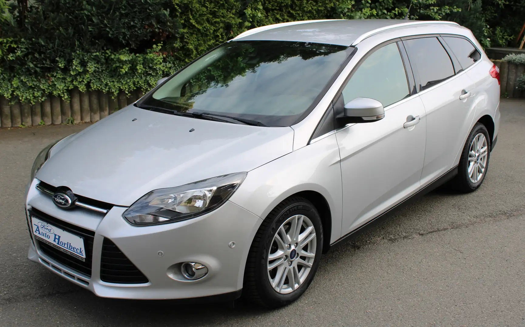 Ford Focus Titanium/Park-Assistent/Frontscheibe heizbar/Navi Silber - 1