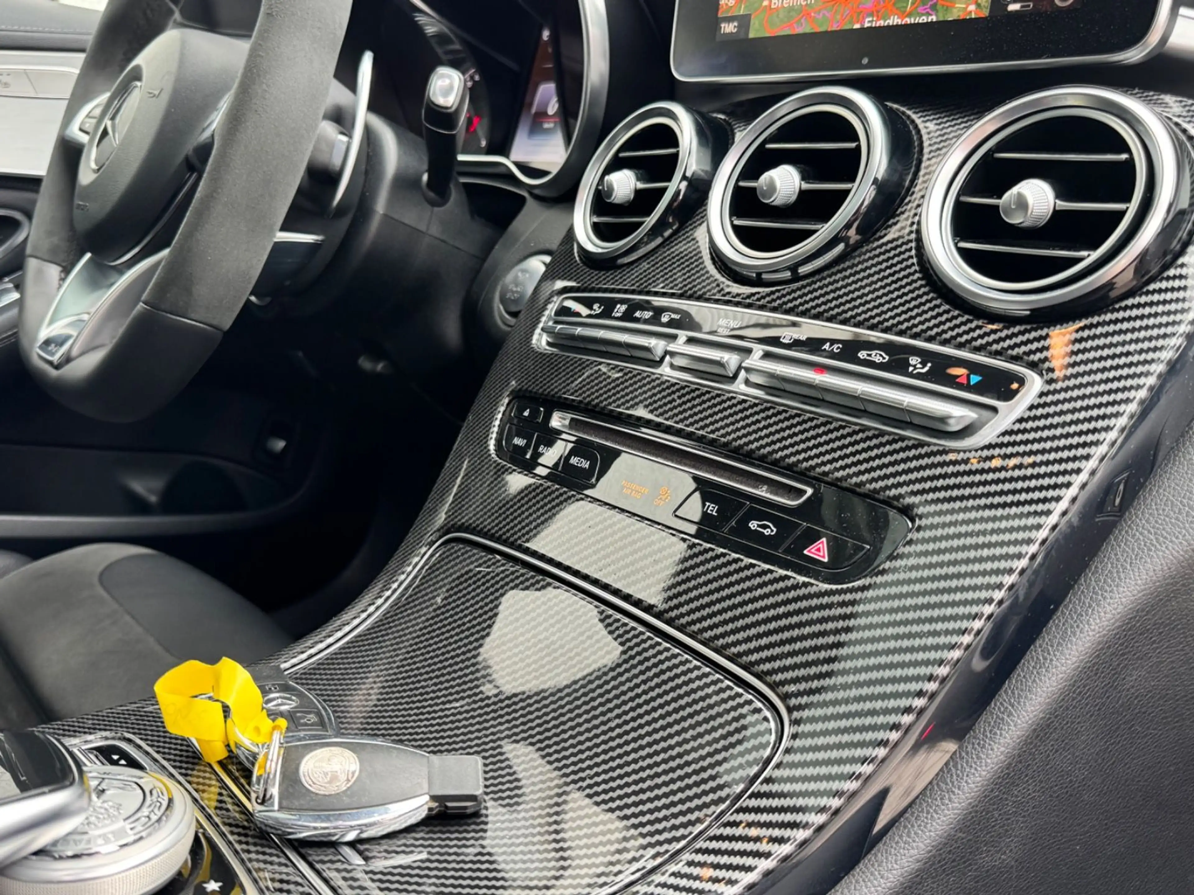 Mercedes-Benz C 63 AMG Pano Dis+ K.GO ILS Burmester — photo 15