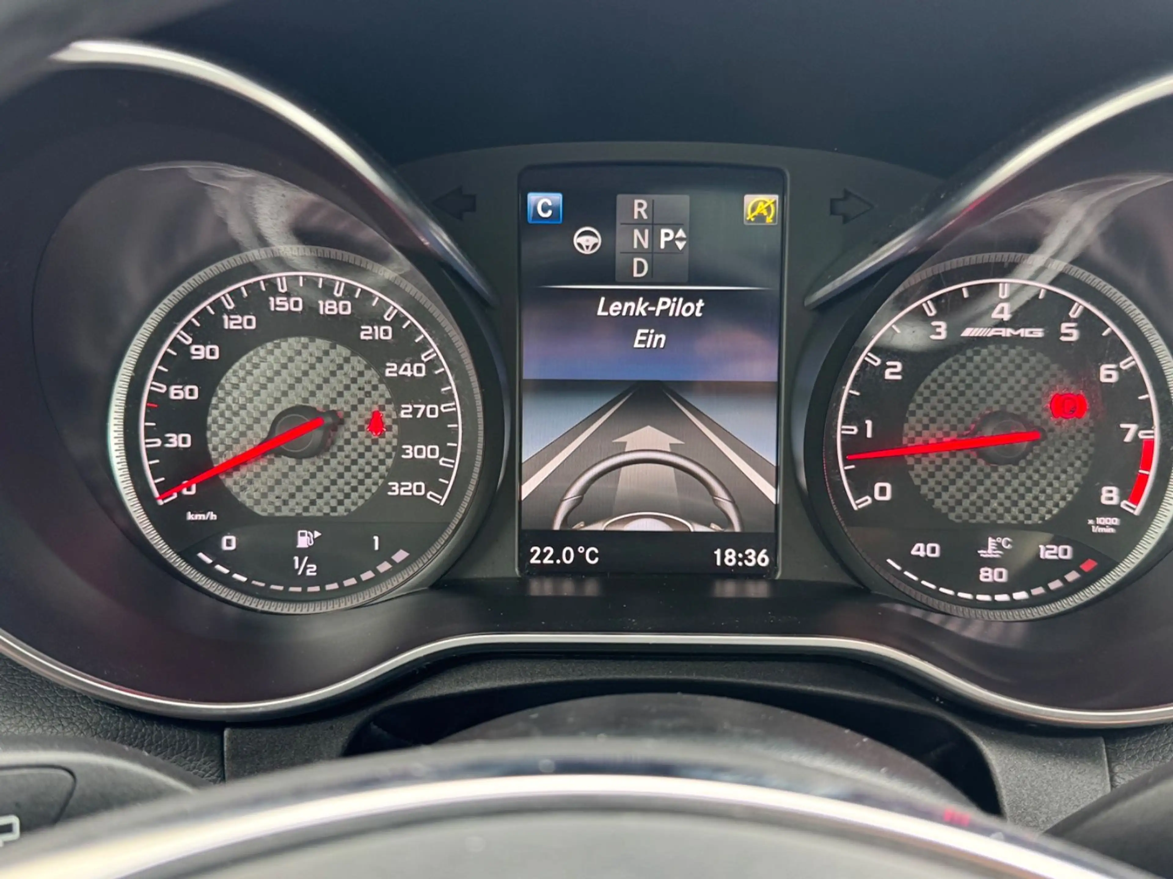 Mercedes-Benz C 63 AMG Pano Dis+ K.GO ILS Burmester — photo 11