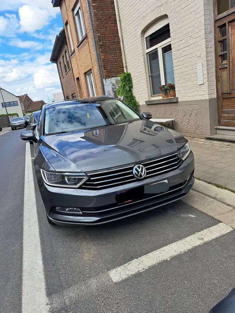 Volkswagen Passat Variant 2.0 TDI (BlueMotion Technology) Highline Grijs - 1