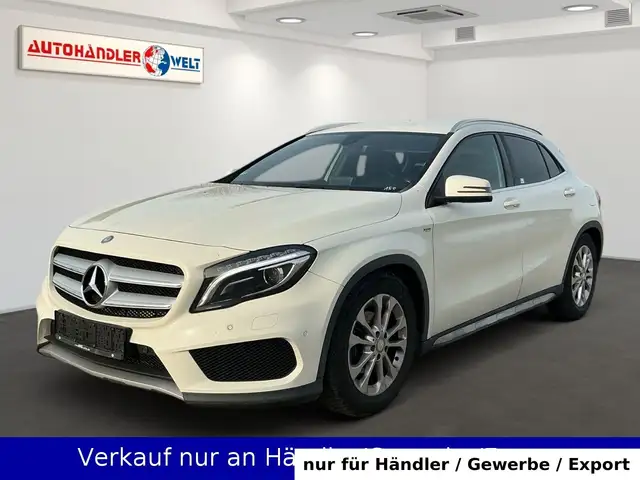 Mercedes-Benz GLA 200 AMG Line Automatik Xenon