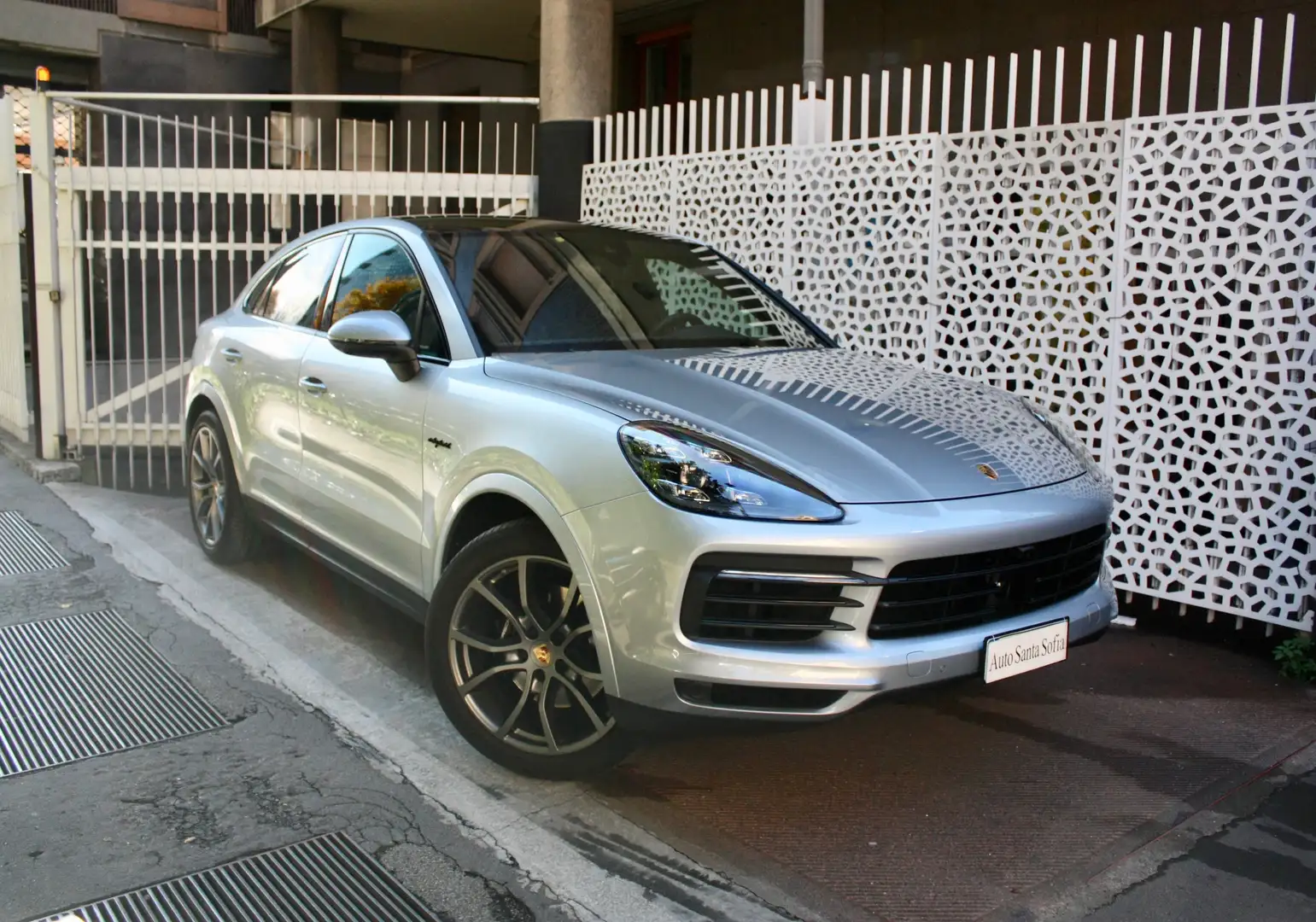 Porsche Cayenne Coupe e-hybrid-IVA esposta-Unipro-21"-Matrix-ADAS Grau - 1