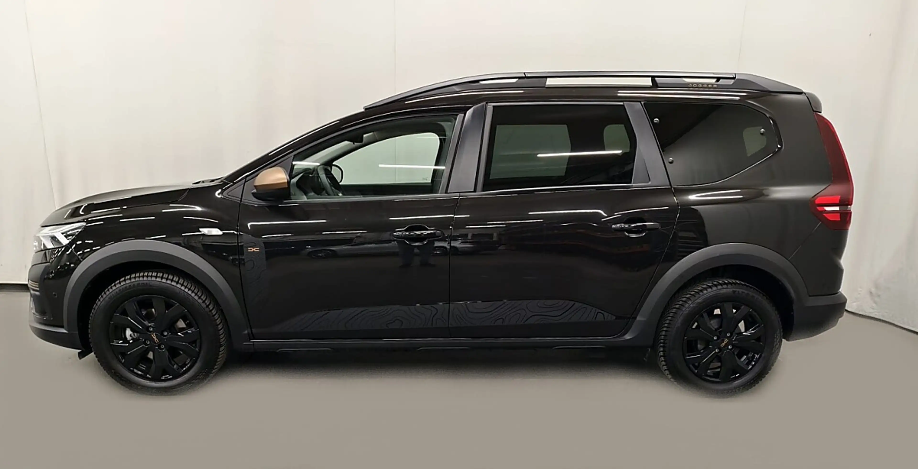 Dacia Jogger TCe 110 Extreme 7-Sitz, NAVI, LED, Kamera — photo 7