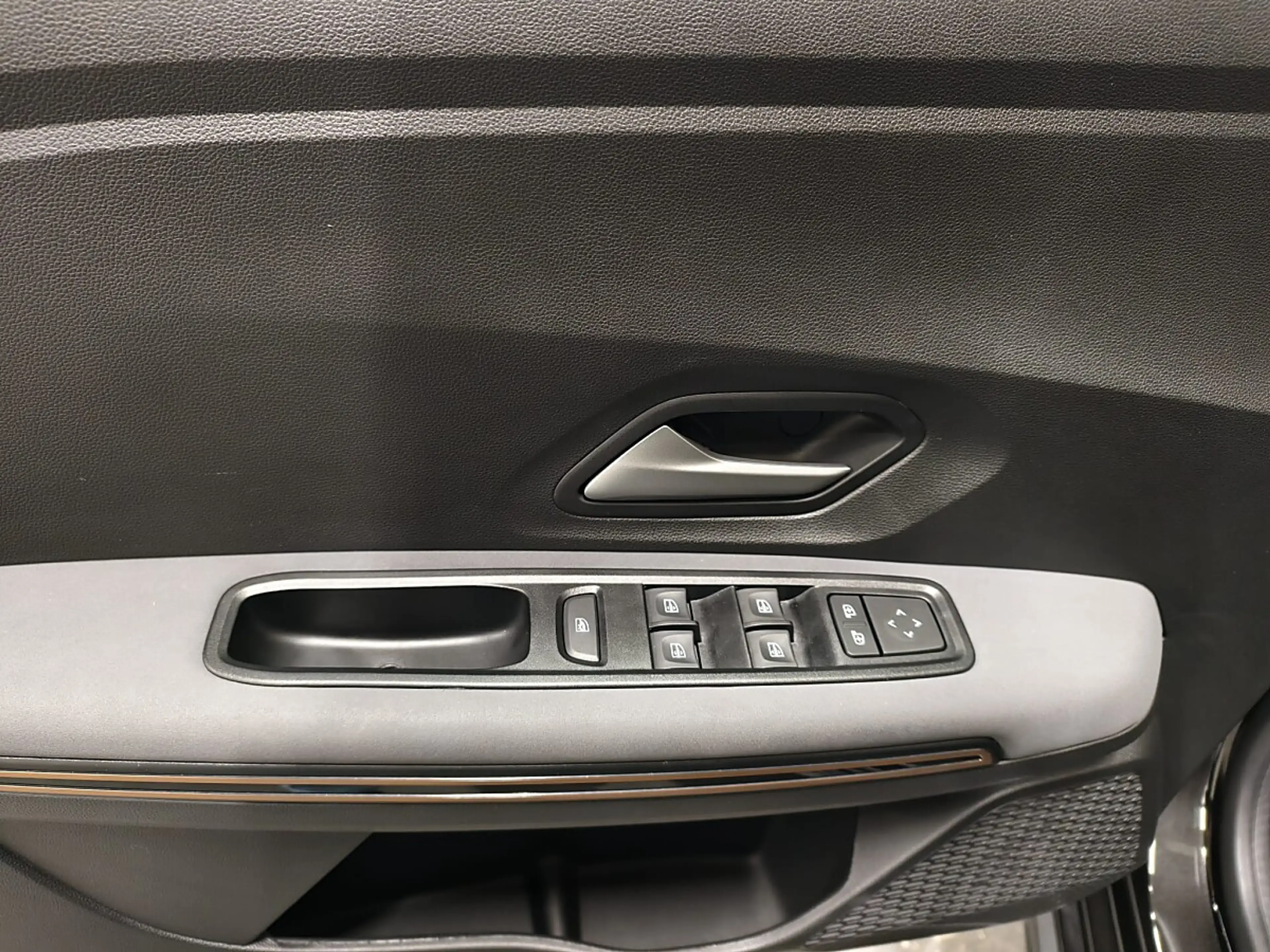 Dacia Jogger TCe 110 Extreme 7-Sitz, NAVI, LED, Kamera — photo 10