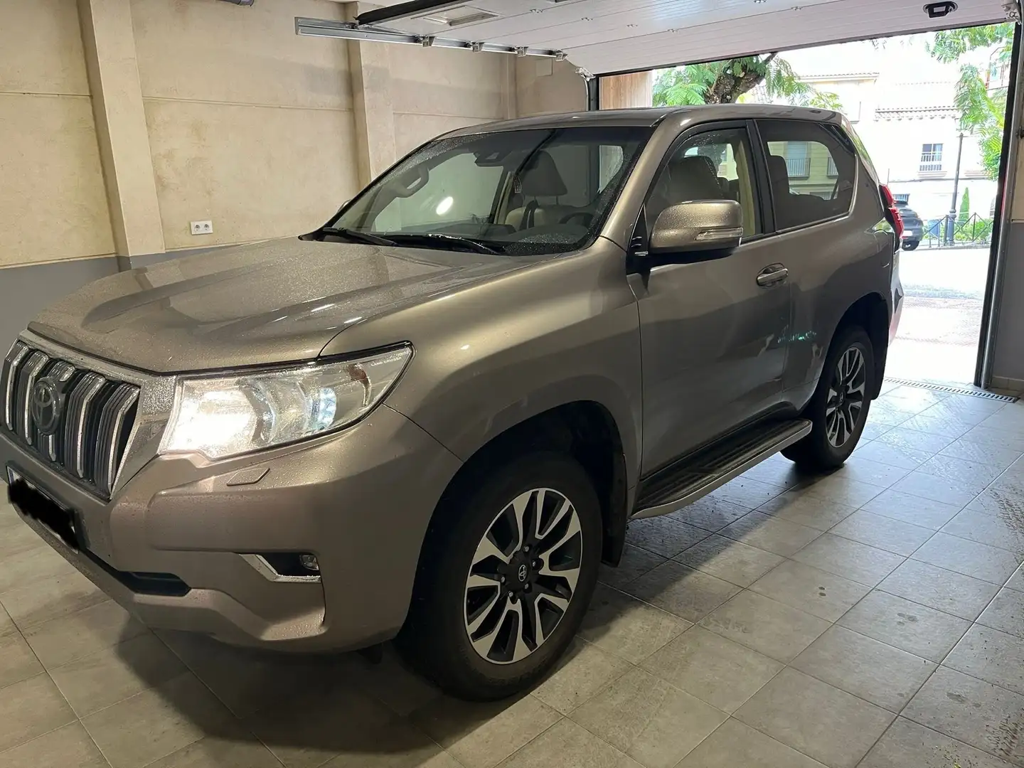 Toyota Land Cruiser D-4D VXL Aut. - 1