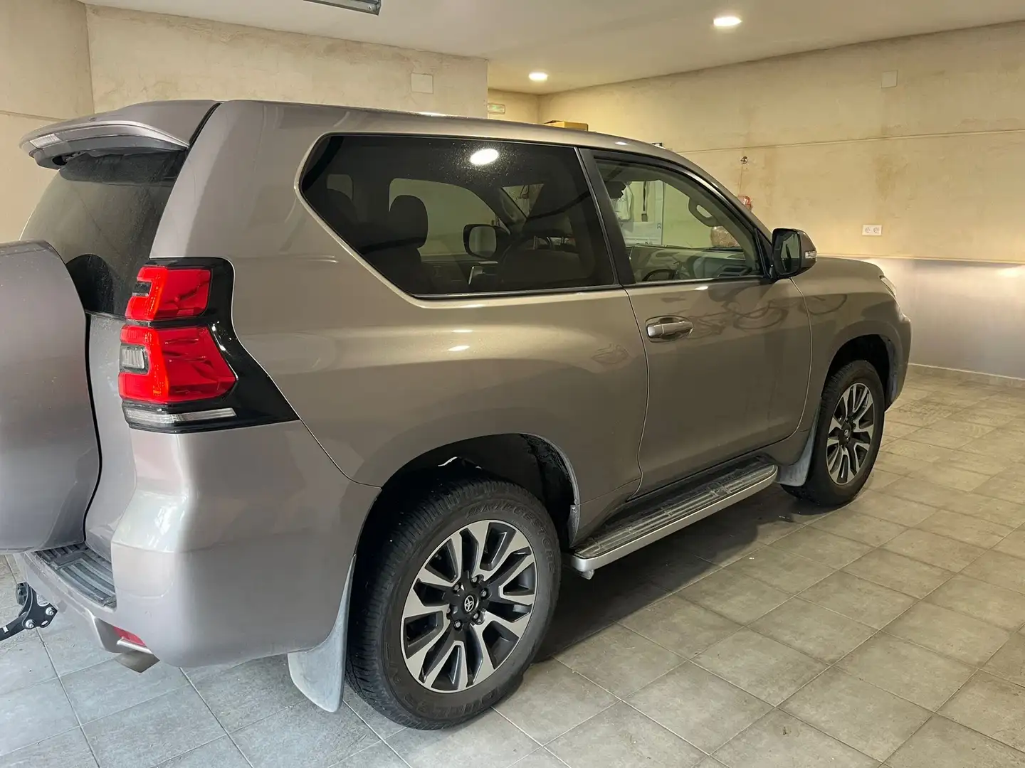 Toyota Land Cruiser D-4D VXL Aut. - 2